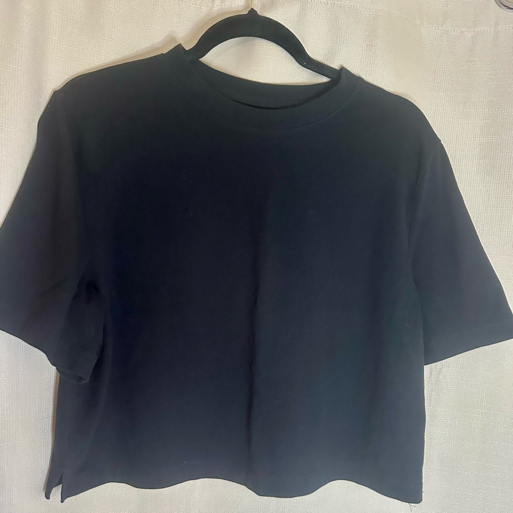 A New Day Classic Cropped  Black Tee